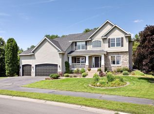 9237 Albano Trl, Inver Grove Heights, MN 55077