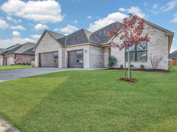 3919 NE Shenandoah Dr, Lawton, OK 73507