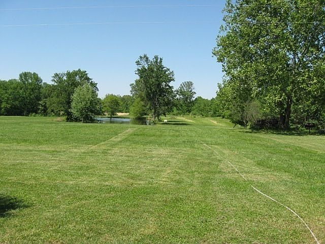 2nd image of 4706 Lahr Rd