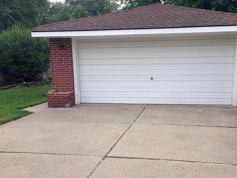 2 Car Garage