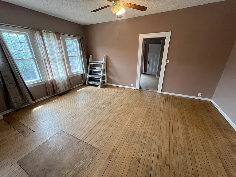 116 S 5th St E — Photo 20