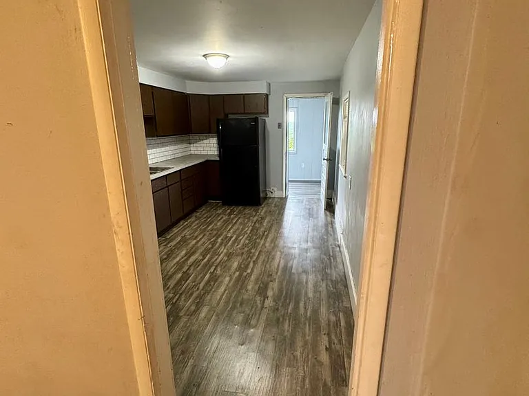 1810 Brownsville Rd — Photo 21