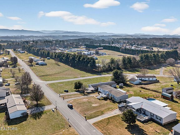 4th image of 1009 Ridge View Rd