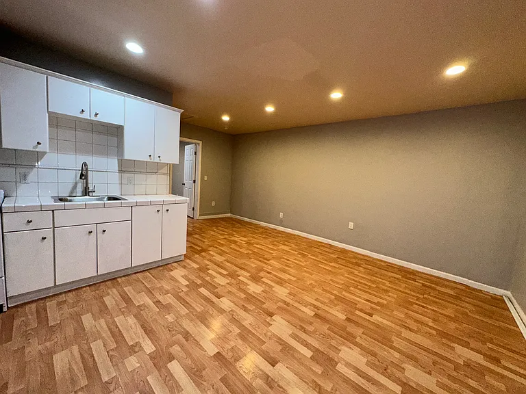 Calvin Ave — Photo 9