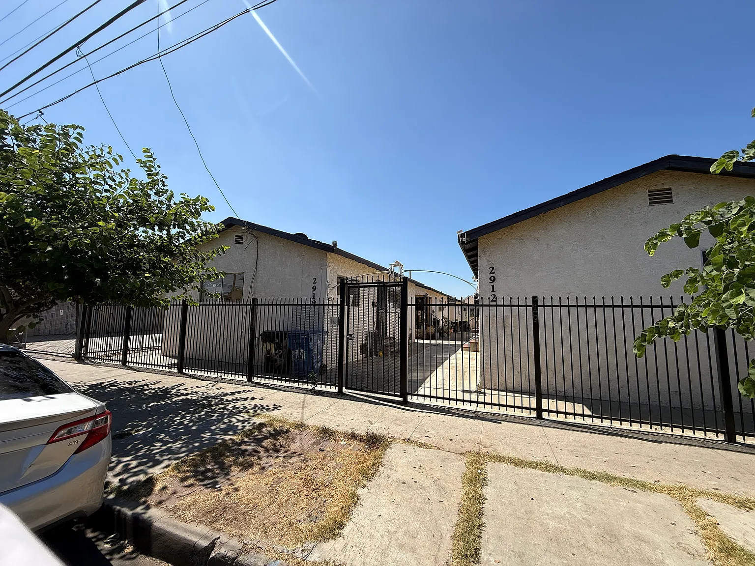 E 6th St, Los Angeles — Photo 4