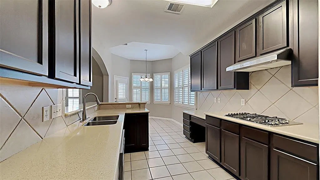 4 bed, 2.5 bath, 2625 sqft, $2,750 — Photo 4