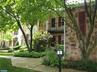 128 Valley Stream Cir, Chesterbrook, PA 19087