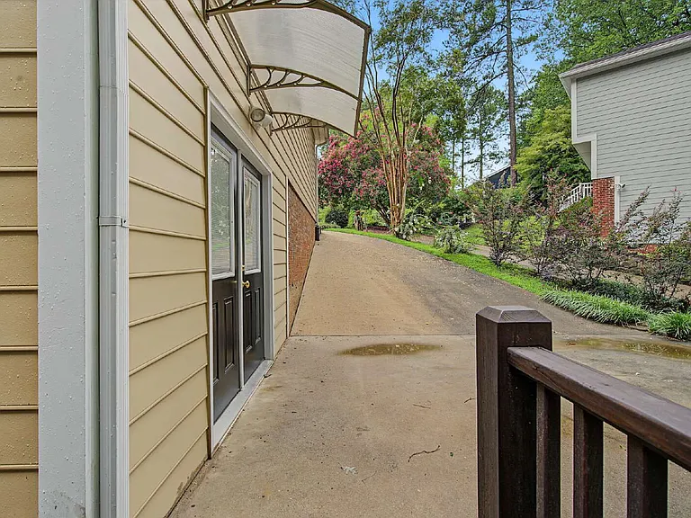 106 Dilworth Ct — Photo 54