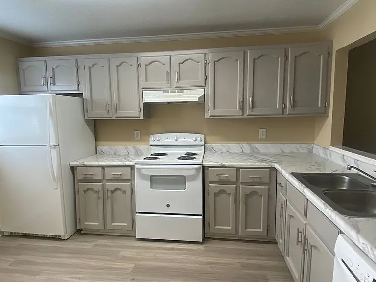 2505 West Broad Street — Photo 3