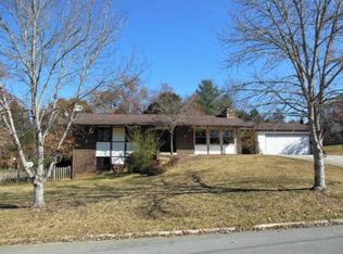 6313 Booth Ct, Kingsport, TN 37663