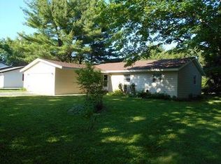 1201 Meadowlark Ln, Elkhorn, WI 53121