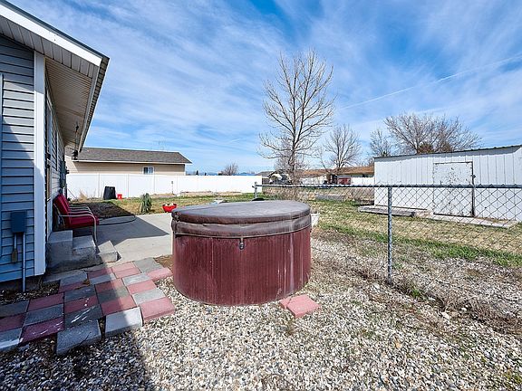 5th image of 3718 Beechnut St