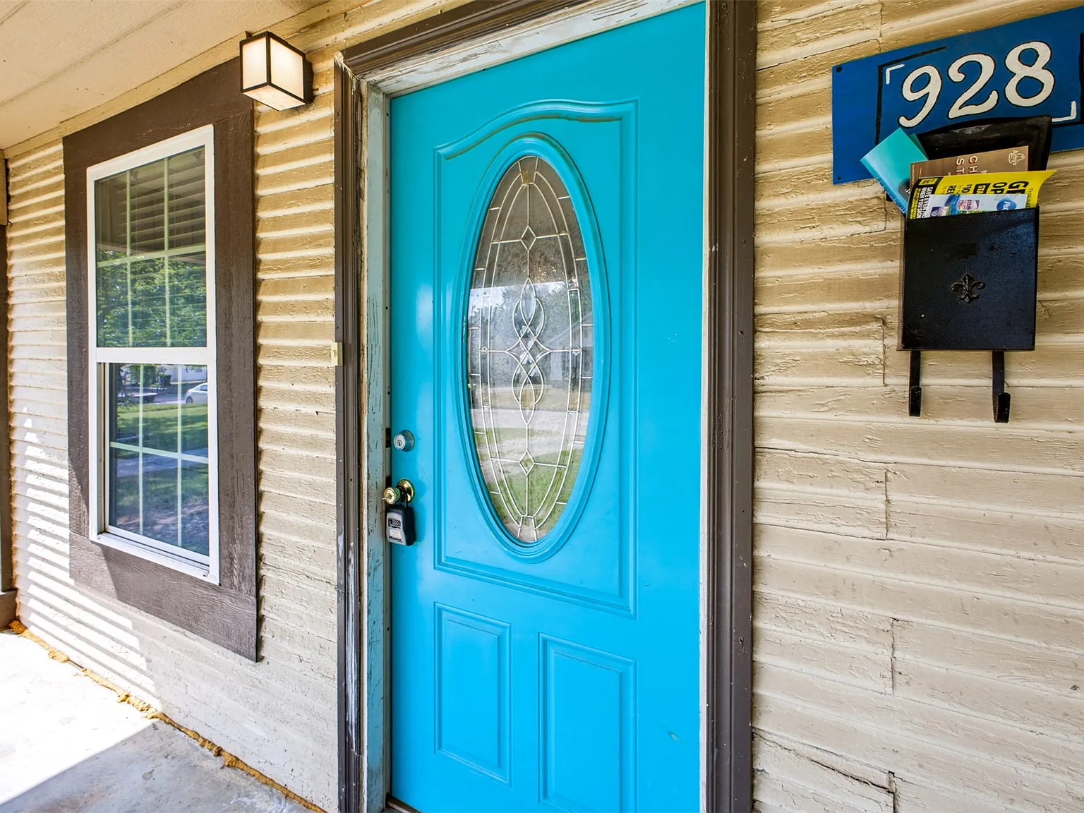 3 bed, 1.0 bath, 1148 sqft, $950 — Photo 3