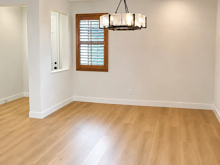 33919 Galleron St — Photo 7
