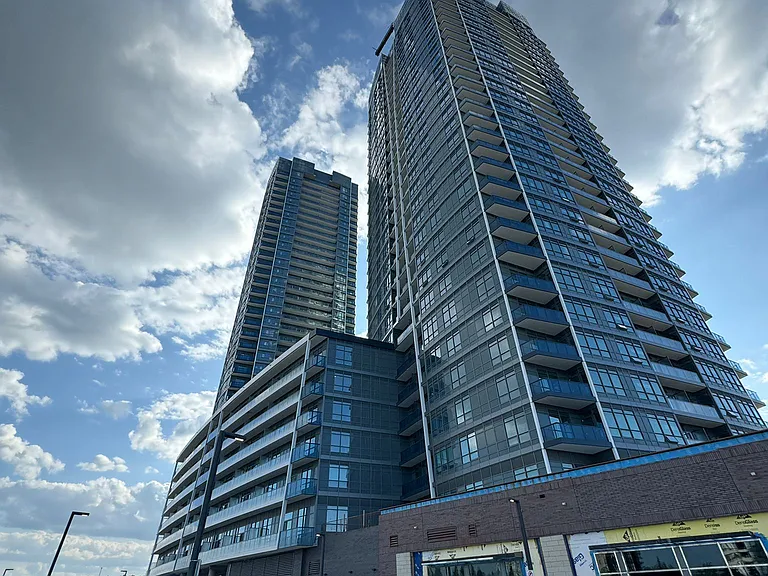 30 Upper Mall Way #314 — Photo 1