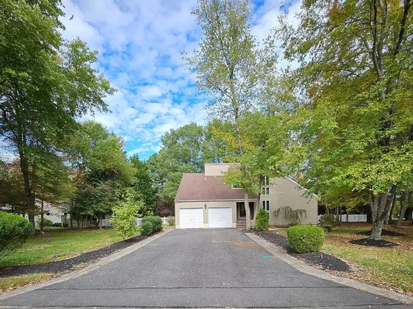 120 Bracken Rd, Medford, NJ 08055