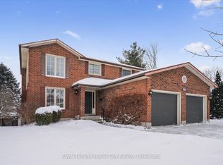 22 Pheasant Run Dr, Guelph, ON N1C 1B2