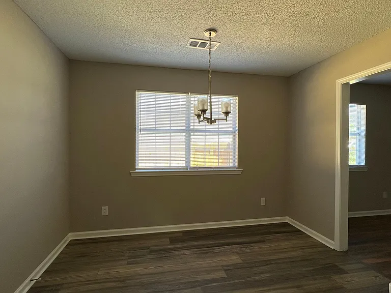 119 Kentshire Ln — Photo 8