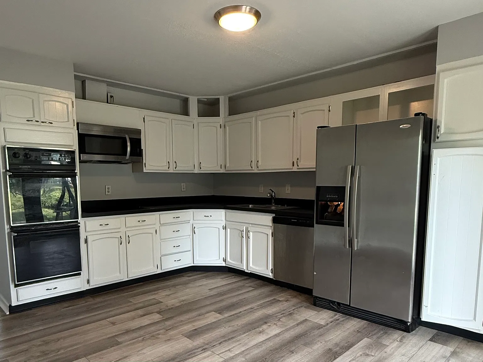 1025 Kirkwood Drive - 1 — Photo 3