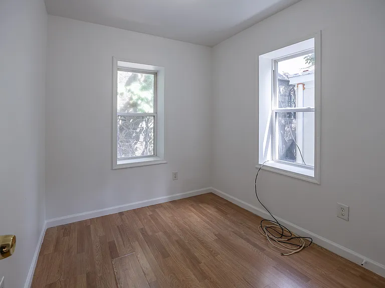 17 E Ashmead St — Photo 32