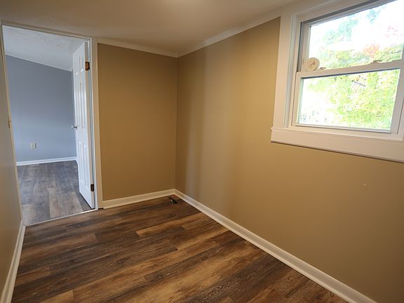 5th image of 91 E Main St #4