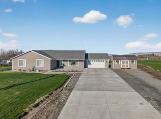 1621 Alexander Rd, Sunnyside, WA 98944