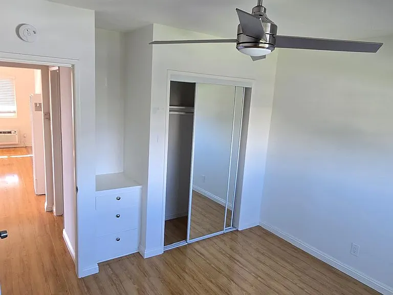 Coral Reef Apartments — Photo 13
