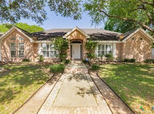 204 Windcrest Dr, Victoria, TX 77904
