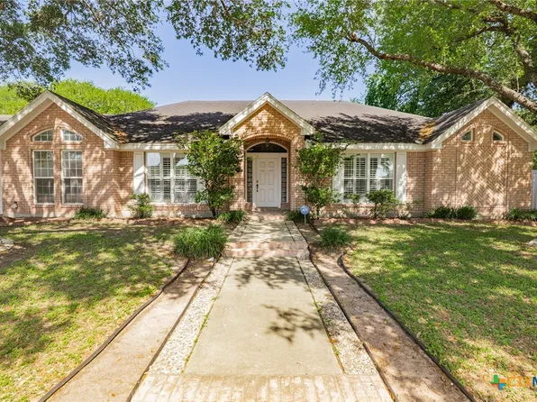 204 Windcrest Dr, Victoria, TX 77904