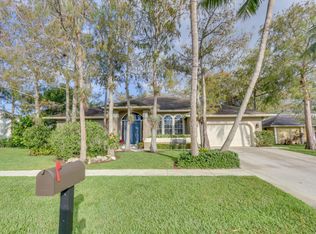 1607 Firethorn Dr, Wellington, FL 33414