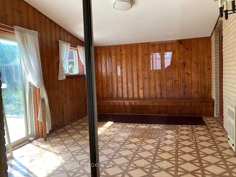 3364 Cedar Creek Dr — Photo 7