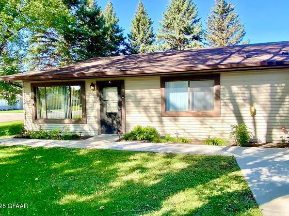 1401 5th St APT 4, Langdon, ND 58249