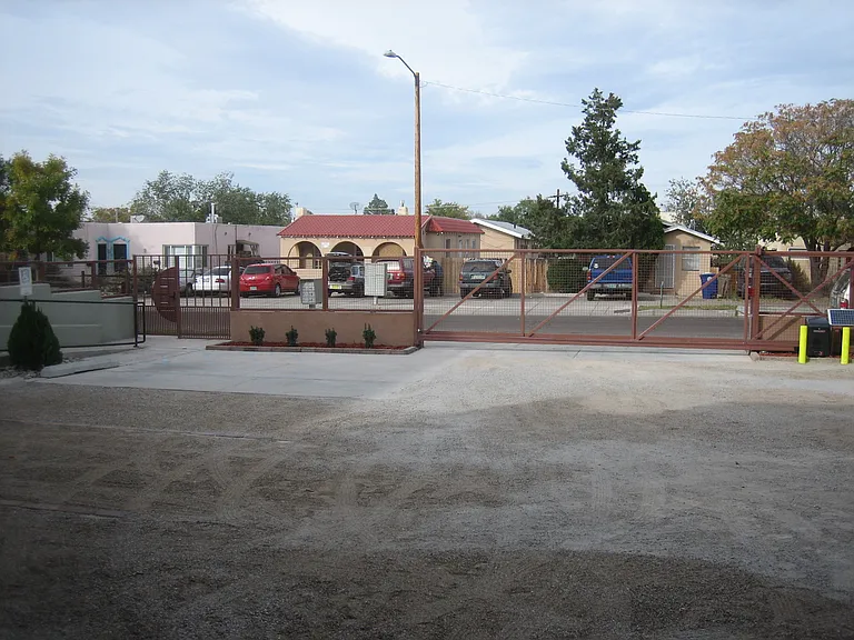 1512 Gold Ave SE #E — Photo 22