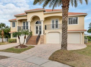 202 Manatee Ln, Tarpon Springs, FL 34689