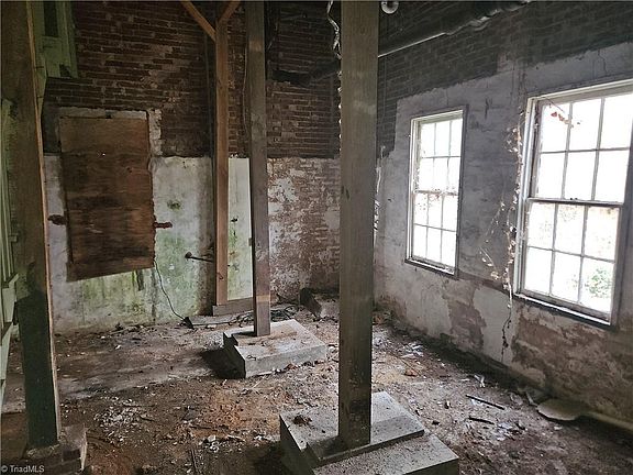 39th image of this home