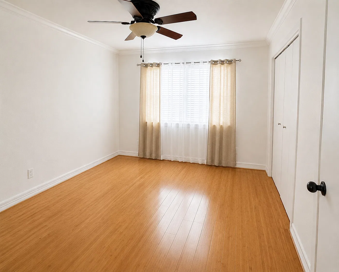 2 bed, 1080 sqft, $2,200 — Photo 4