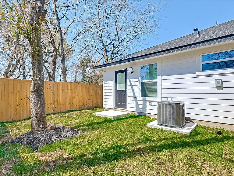 7339 Krueger Rd #A — Photo 43