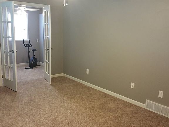 4th image of 118 Meadowbrook Cir