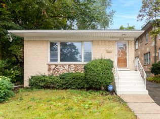 6108 N Caldwell Ave, Chicago, IL 60646