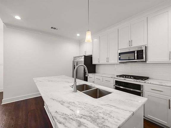 5th image of 9674 Brookfield Ave