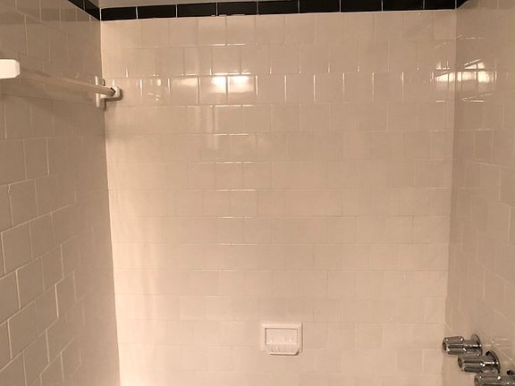 4th image of 59 W 105th St #2T