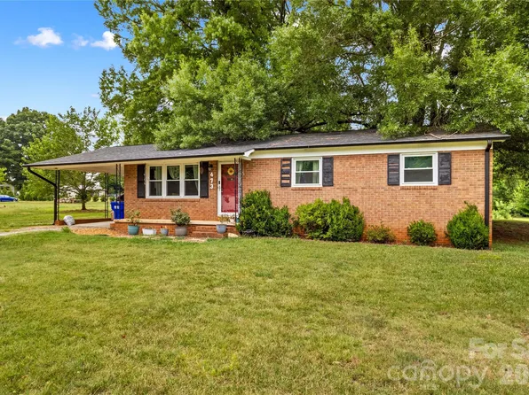 473 Nixon Rd, Statesville, NC 28625