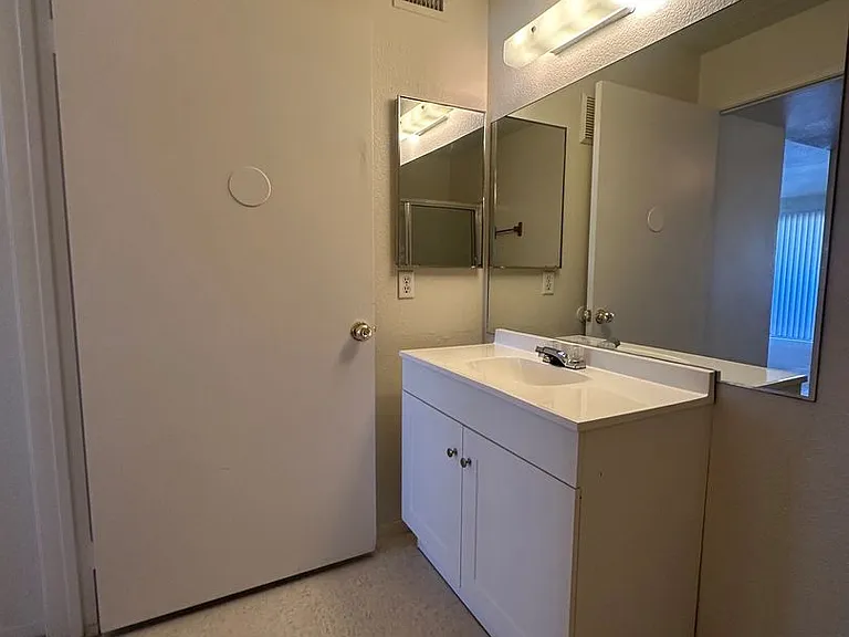 3990 E Carey Ave — Photo 13