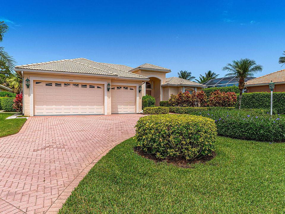 1st image of 2025 SE Oxton Dr