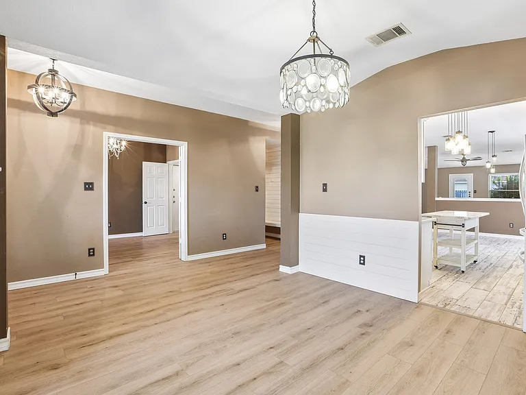 2656 Bradley Ln — Photo 7