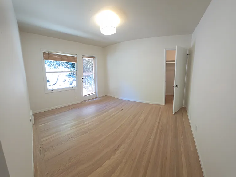 237 N Almenar Dr — Photo 30