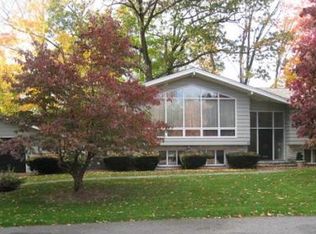 4 Bond Rd, Lexington, MA 02421