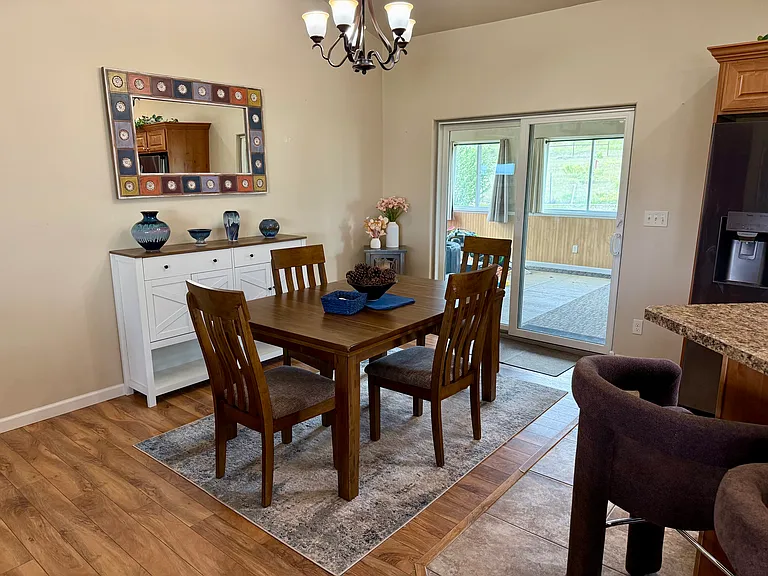 7405 Monad Rd — Photo 5