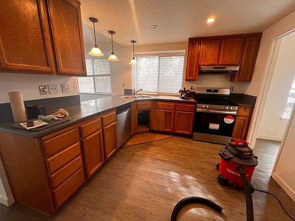 2nd image of 373 Danbury Cir