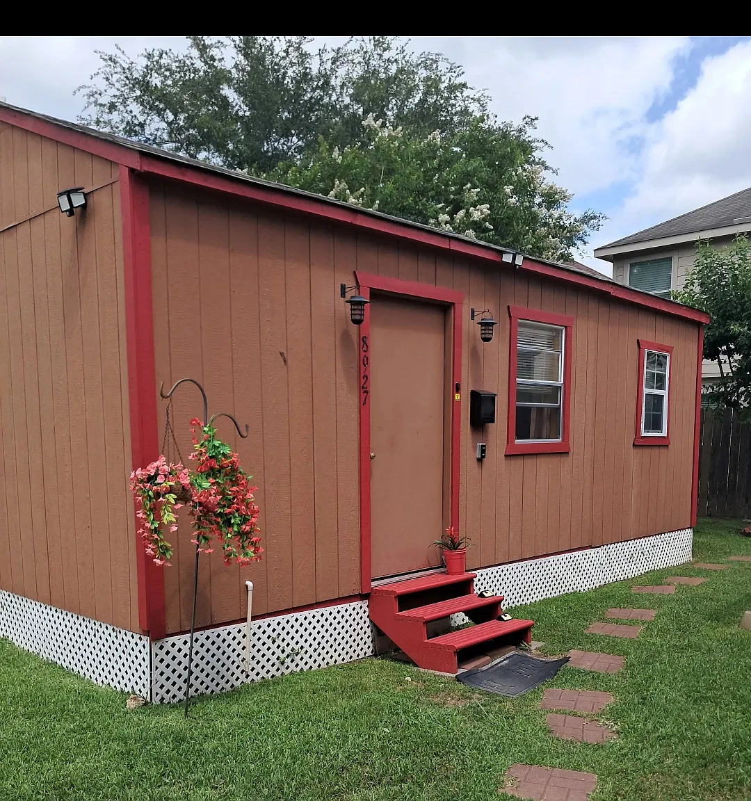 2 bed, 350 sqft, $1,200 — Photo 1
